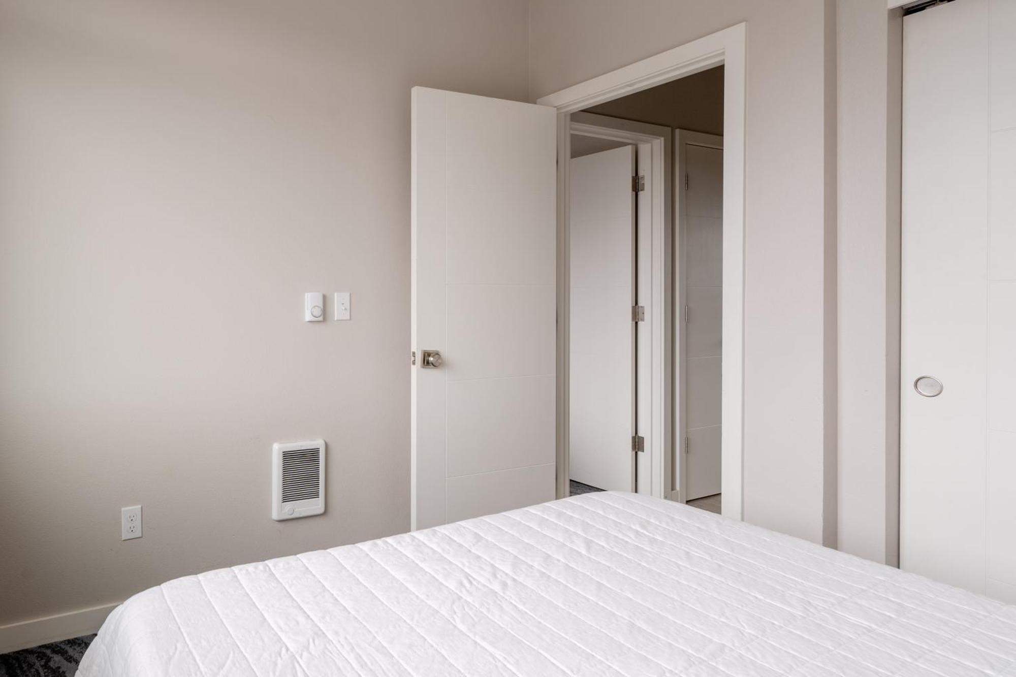 Apartamento Retro Modern 2-bedroom With 90 Walkscore *