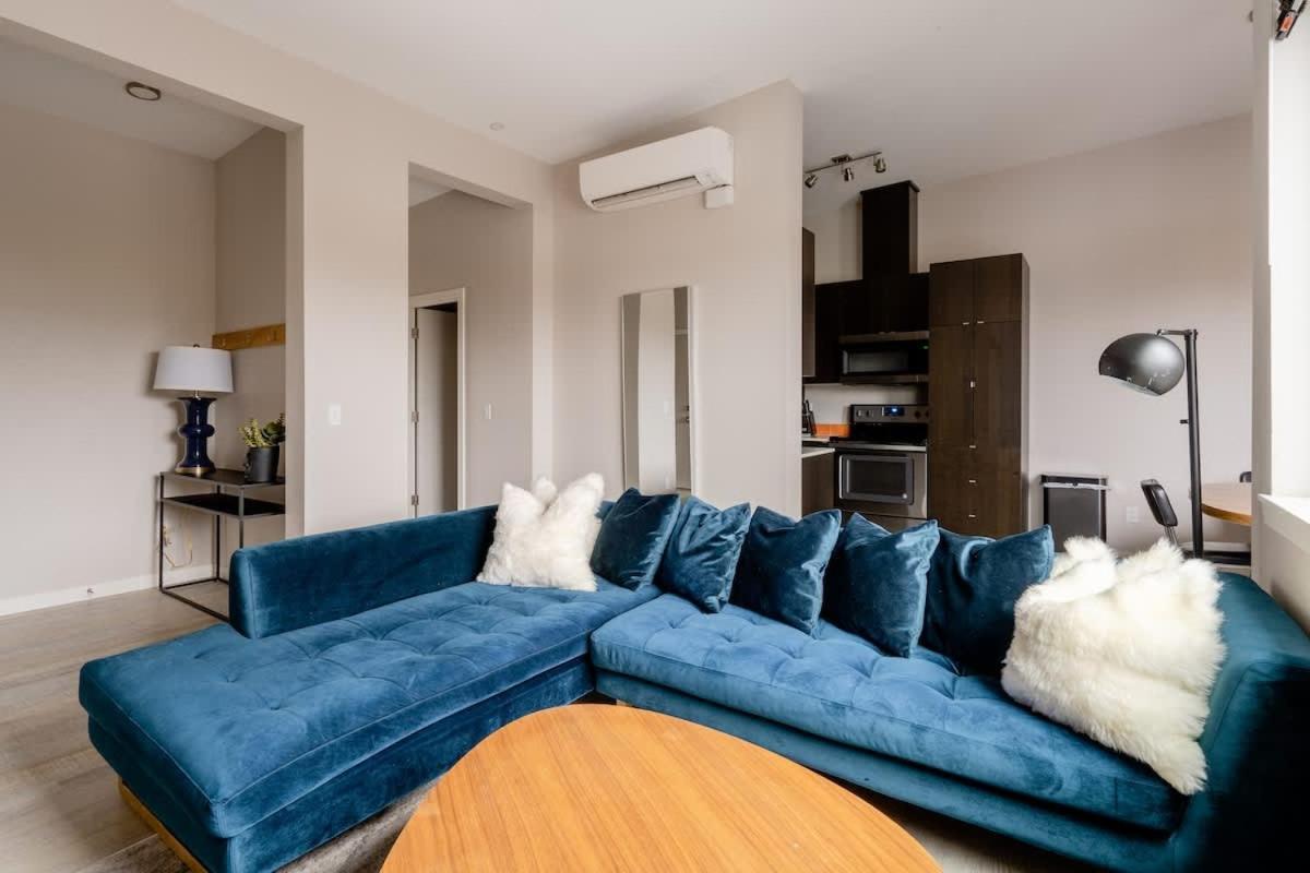 Retro Modern 2-bedroom With 90 Walkscore * Portland